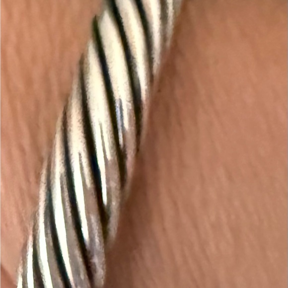 AUTHENTIC David Yurman 7mm Cable Bracelet in Silver / Blue Topaz - Picture 2 of 6